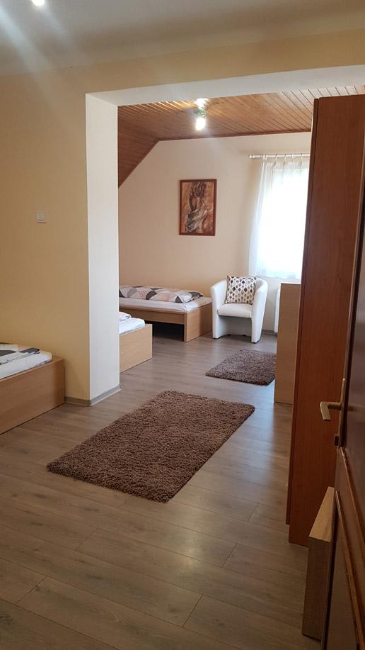 A Tisza-tónál tiszafüredi vendégházban 2-4 ágyas szobák kiadók - Kép 7