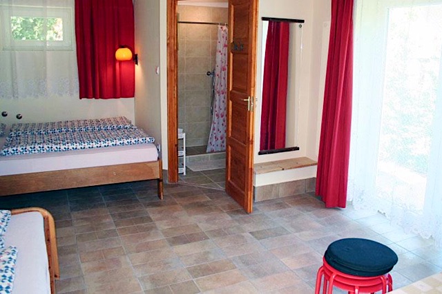 Siófok Aranyparton Petőfi sétány mögötti 2 utcában apartmanok kiadók - Kép 4