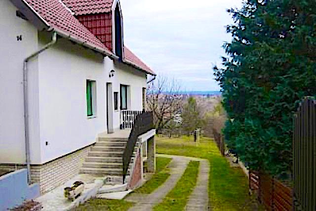 Nyaraljon a Balatonnál, lakjon nálunk Alsópáhokon