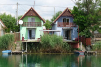 Kiadó kényelmes 1-4 fős vízparti horgászházak Gyékényesen - Kép 3