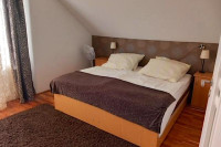 Zamárdiban a parttól öt perc sétára két apartman 10-12 főnek kiadó - Kép 5