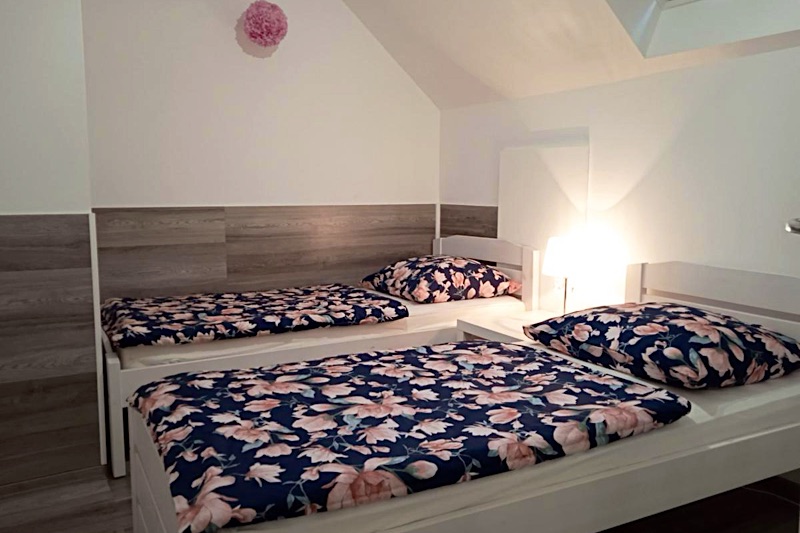Petra 2 Egész évben kiadó tetőtéri 4+1 fős apartman