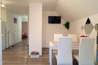 Petra 2 Egész évben kiadó tetőtéri 4+1 fős apartman - Kép 3