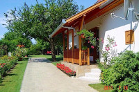 Nyaraljon Balatonlellén az Oázis apartmanban