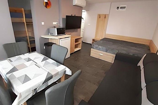Balatonparti gyermekbarát apartman kiadó Balatonfenyvesen - Kép 4
