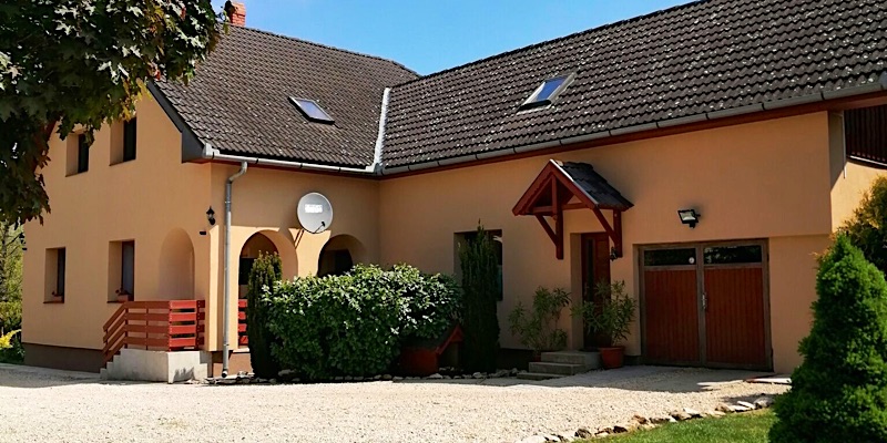 Hajnalka Apartmanház Kehidakustány