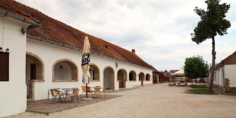 Róza Vendégházak Tényő