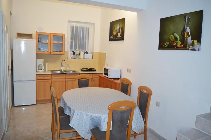 Balatonfenyvesen apartman 4+1 főnek a strandtól 10 m-re - Kép 3