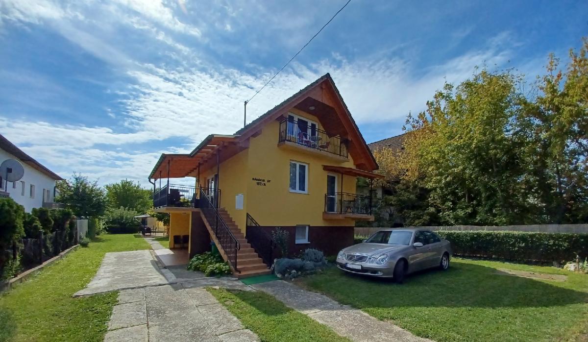 Balatonlellén kiadó romantikus 2-3 fős vagy családi 4-6 fős apartman