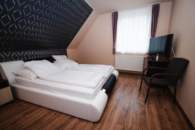 3 hálószoba külön fürdőszobákkal, szoláriummal és pezsgőfürdővel - Kép 2
