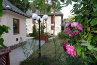 Balatoni nyaraló mediterrán ősfás kertben 2 szoba 2 fürdőszoba, Wifi - Kép 4