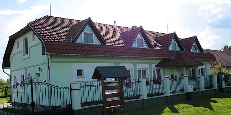 Pegazus Szálláshely És Étterem Dombegyház