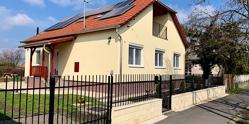 Lori Cate Apartman Balatonakarattya