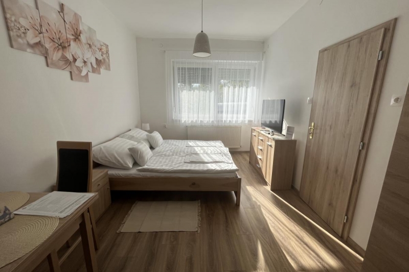 Mosonmagyaróváron a híres Termálfürdőtől 170 m-re apartman kiadó