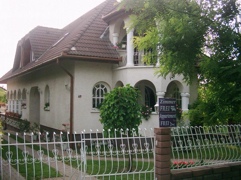Üdüljön, pihenjen és kapcsolódjon ki nálunk, az Era Villában