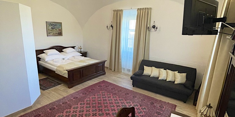 Széchenyi Kúria Monok