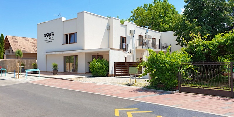 Garden Club Panzió Balatonmáriafürdő