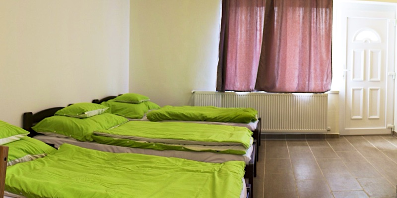 Airport Microstore Panzió Vecsés