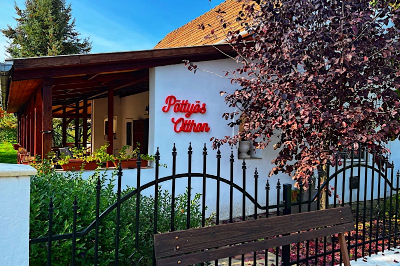 PöttyösOtthon Vendégház Tiszabábolna