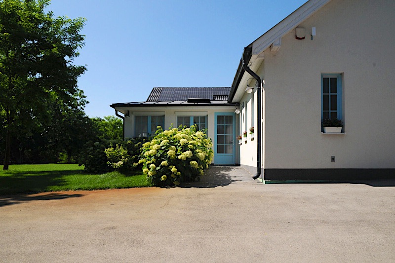 Tágas apartman halastóval és vidéki programokkal 16 fő részére Röszkén