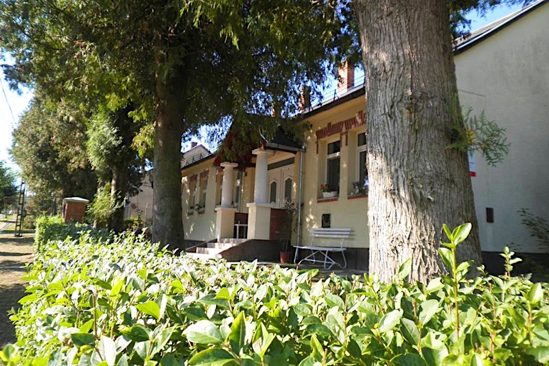 Azálea Vendégház Bázakerettye